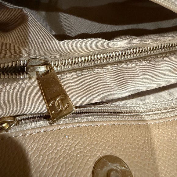 CHANEL Cerf Executive Tote Bag Beige Gold - Picture 13 of 17